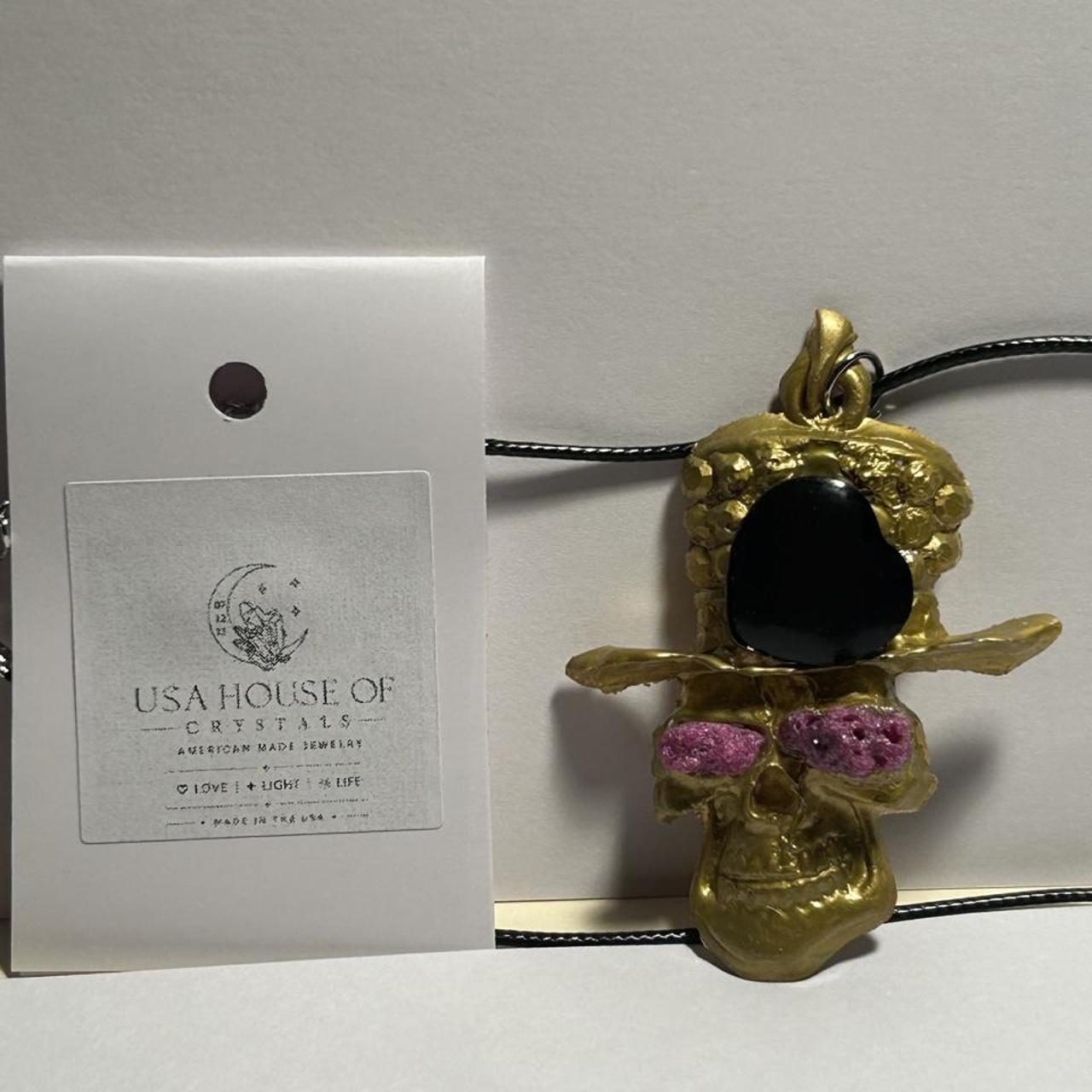 Gold Skull Hat Necklace – Honeycomb Ruby Eyes & Black Heart